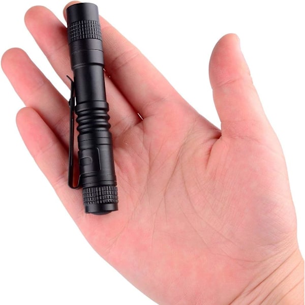 LED-penna Mini ficklampa Superliten Vattentät Fickklämma Drivs av AAA-batteri (ingår ej) Lätt att bära för utomhusutrustning för vandring, camping