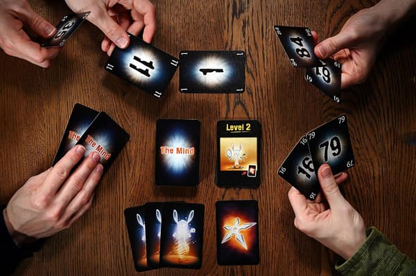 The Mind version | Kortspel | Ålder 8+ | 2-4 spelare | 20 minuters speltid