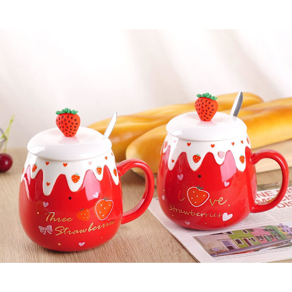 Kaffekopp med lock och sked för kvinnor, jordgubbe koreansk söt student keramik frukostkopp – 500 ml/17 oz