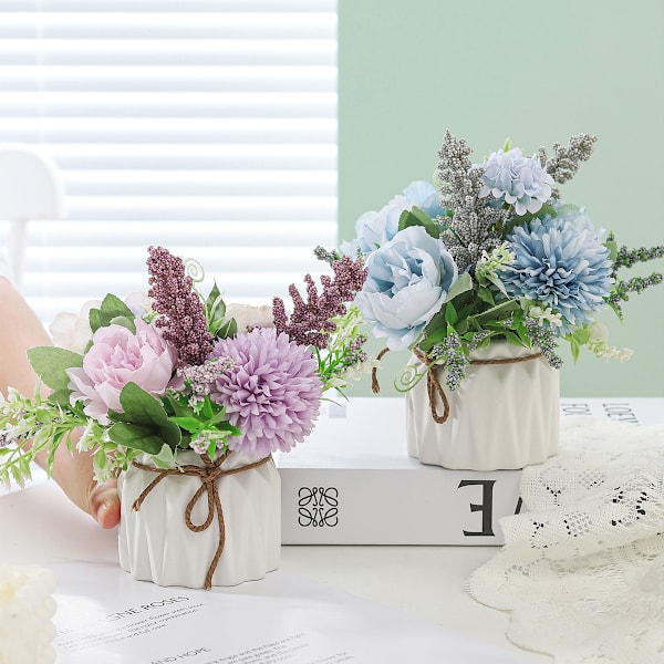 Konstgjorda krukväxter, liten keramisk vas, konstgjorda blommor