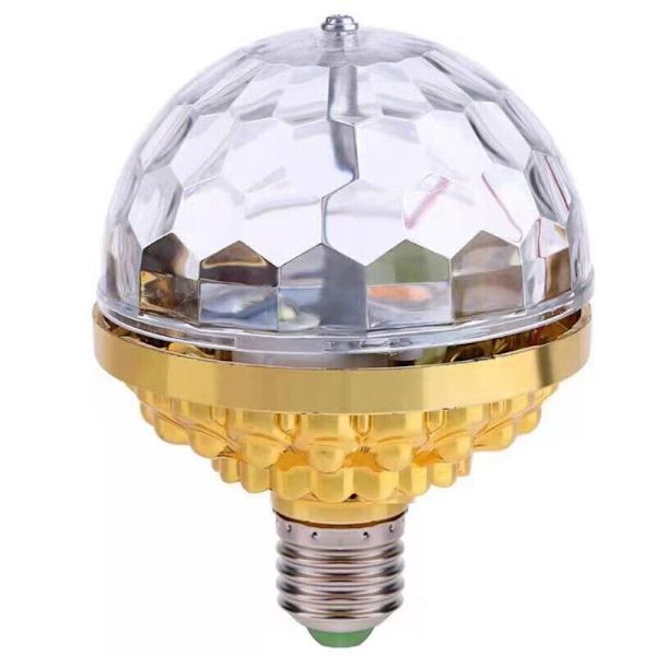 Fargerik roterende magisk kulelampe, fest, samlingsscene,