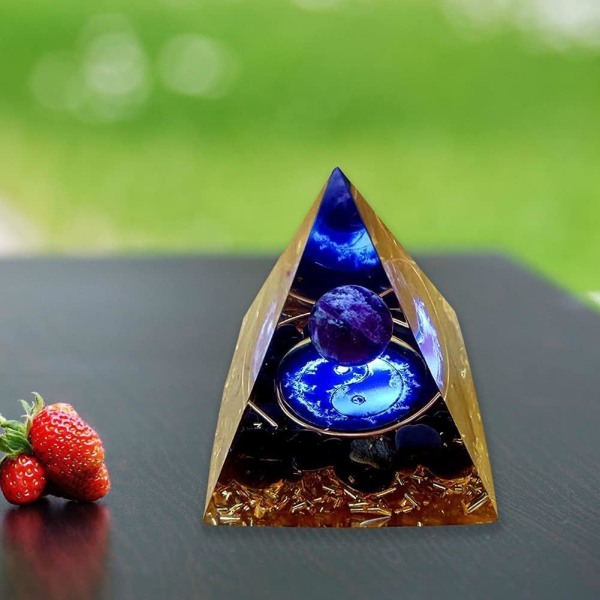 Månsten kristall orgon pyramid ogan kristall energi torn natur Reiki chakra krossad