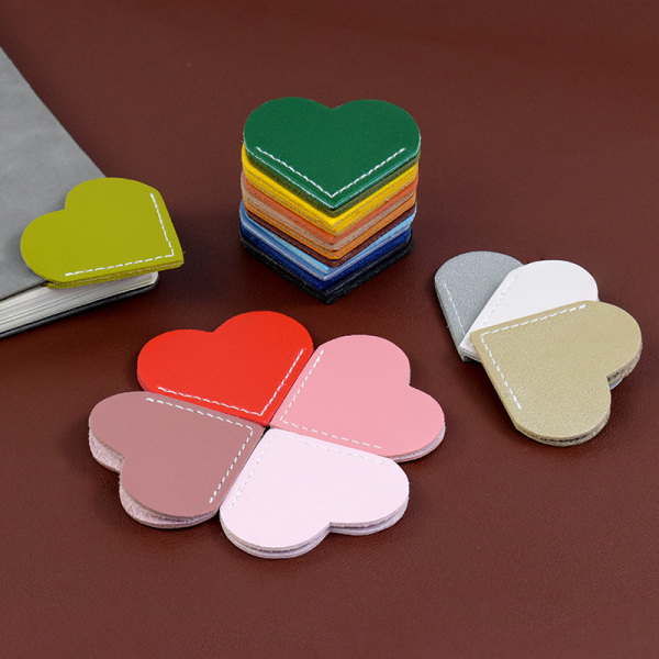 7 hjärtformade bokmärken i PU-läder med kärlekssidor