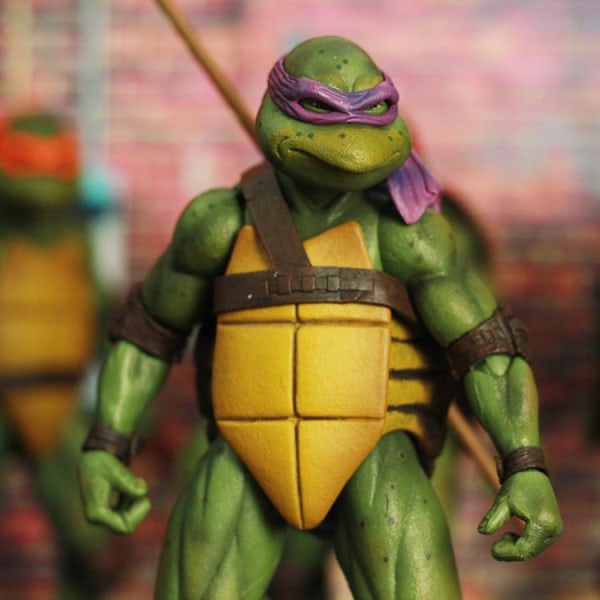 NECA Teenage Mutant Ninja Turtles 1990 filmversion TMNT Limited Edition 7-tums rörlig docka handdocka modellprydnad lila