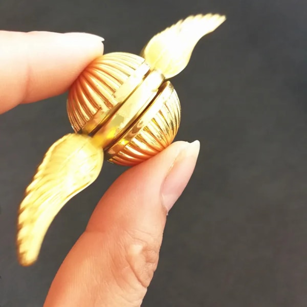 Golden Snitch Fidget Spinner Metall Antistress Hand fingertoppsgyro Rotation Cupid Spinning Top Stress relief för barn Vuxna