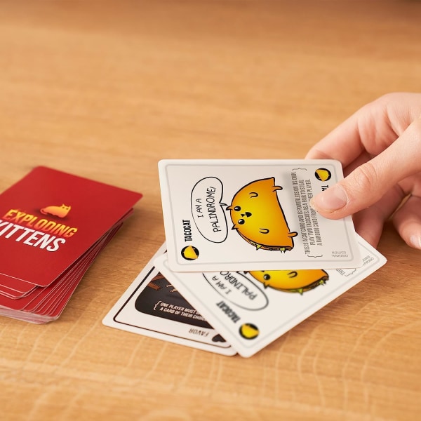 Exploding Kittens -korttipeli, hauskat korttipelit