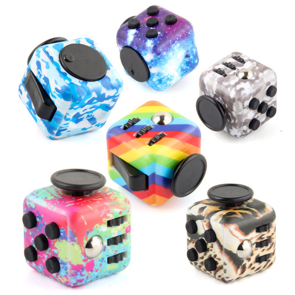 Avstressande Rubiks kubtärning leksak Black and White