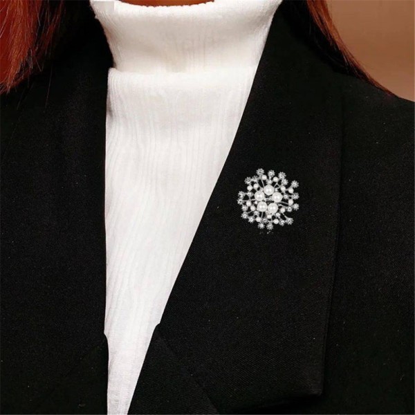 Kvinnor Vintage Style Crystal Stor Snowflake Pearl Brosch Pin gold