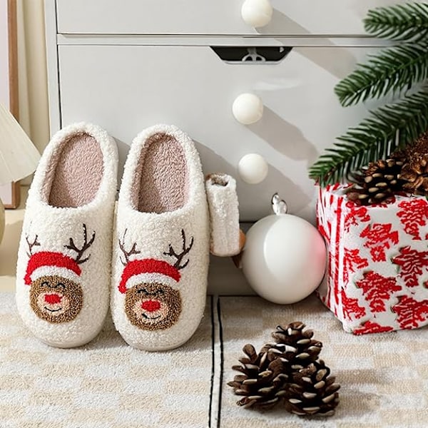 Damtofflor med jultema - Söta tecknade älgar, fluffiga och varma