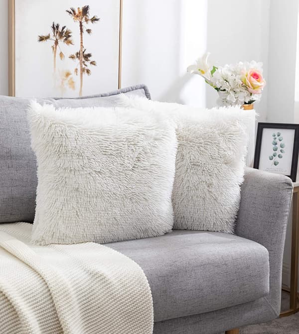 2-pack Fluffig fuskpäls kudde. Örngott 43X43cm Vit
