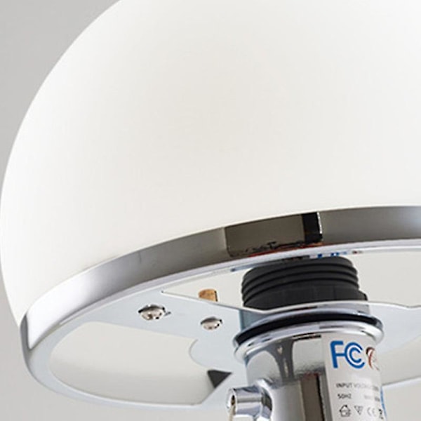 Nordisk Sengeside LED Bordlampe Designer Bauhaus Lampe Enkel Glass Sølv Base Silver Base JP PLUG