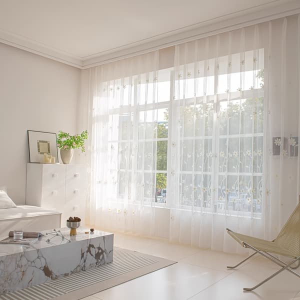 Vit blommig broderad skir gardinpanel 2-pack polyestervoile 150x240cm White