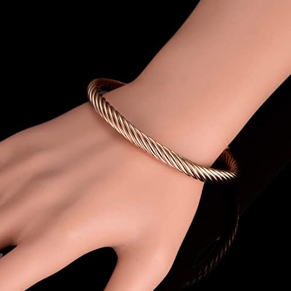 Magnetisk kobberarmbåndsterapi for artritt