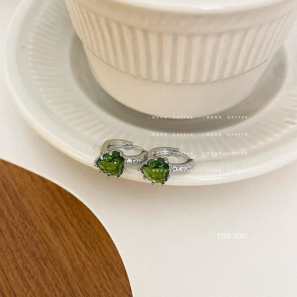 Grön diamant mikrouppsättning örhängen full koppar ljus lyx