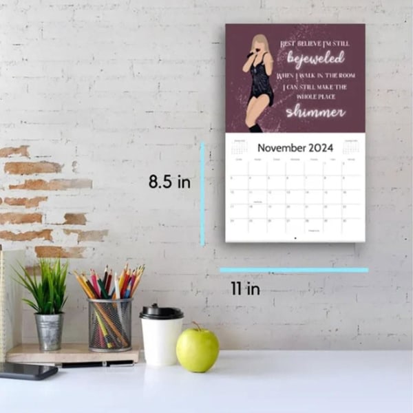 Taylor Swift 2024 offisiell kalender (farge: rosa)