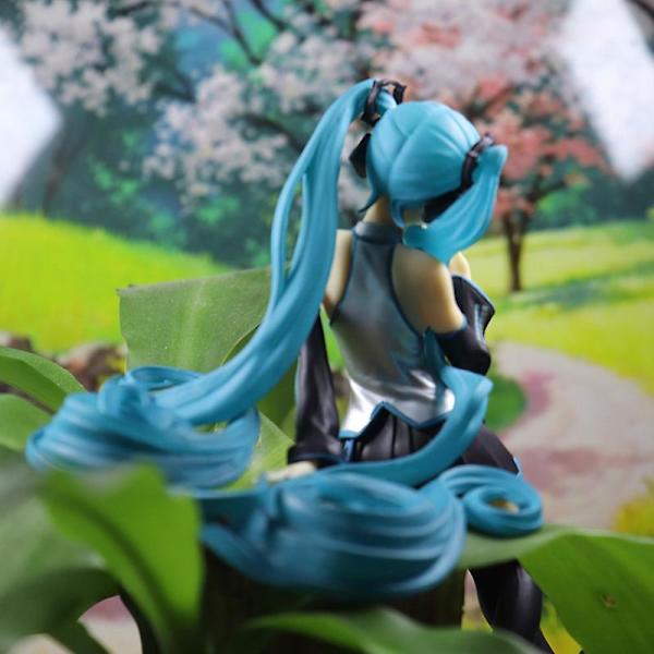 Söpö Hatsune Miku Anime-hahmo Maalattu Pvc-piirrosmalli Työpöydän koriste Kotiautoon Toimistoon Sisustus