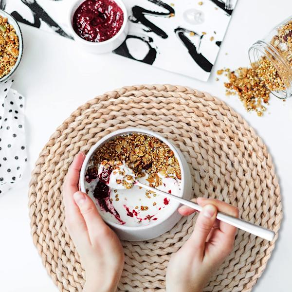 6 kappaletta, punotut maissinkuorimatot, luonnollinen rottinkinen pyöreä pöytä