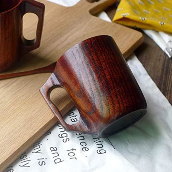 Handgjord träkaffemugg i trä utomhus resemugg te camping