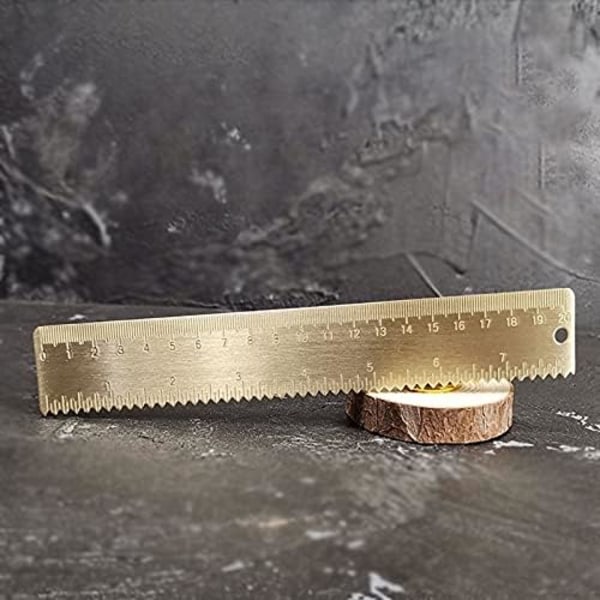 Messinki viivain suora viivain 20cm messinki asteikko viivain (väri: metallinen)