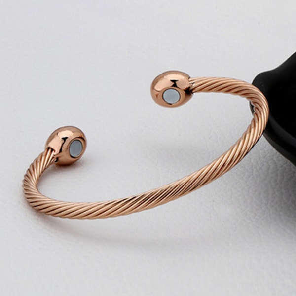 Magnetisk kobberarmbåndsterapi for artritt
