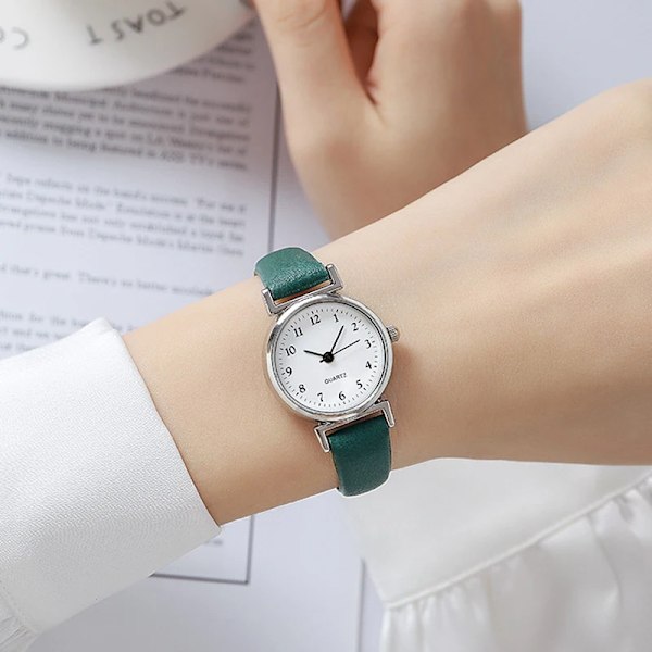 Lyxig kvartsklocka i legering för damer - Liten urtavla - Casual klocka med läderarmband - Zegarek Damski PK