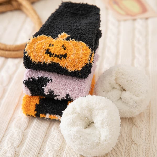 4 par Halloween fluffiga strumpor - pumpa, fladdermus, spöke tecknade strumpor för vinterlovsfester-FA-