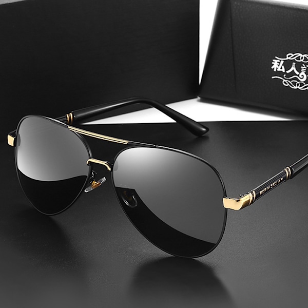 Polarisoidut aurinkolasit Miehille Aurinkolasit Naisille UV-suoja Klassinen Aviator Aurinkolasit Ajaminen Lasit Black frame golden beam black Gray