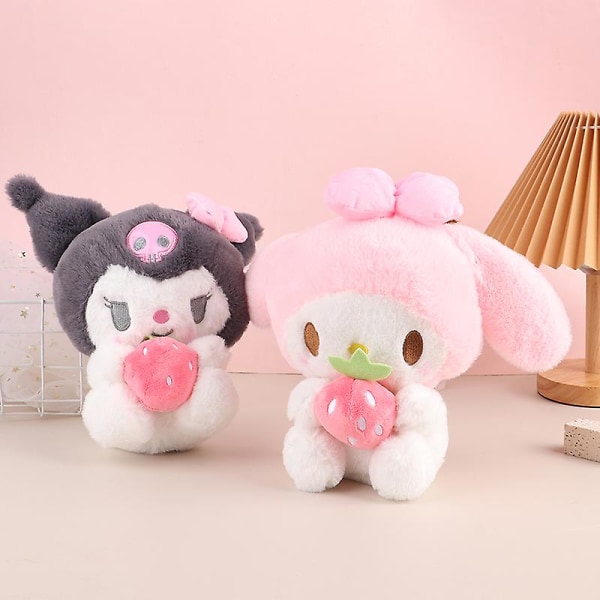 Gosedjur Kuromi och My Melody er plysjleker fra Strawberry-serien. Melody
