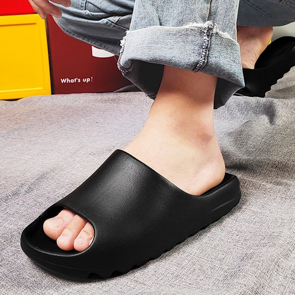 Pillow Slides Sandaler Ultra-mjuka tofflor svarta 36-37 black