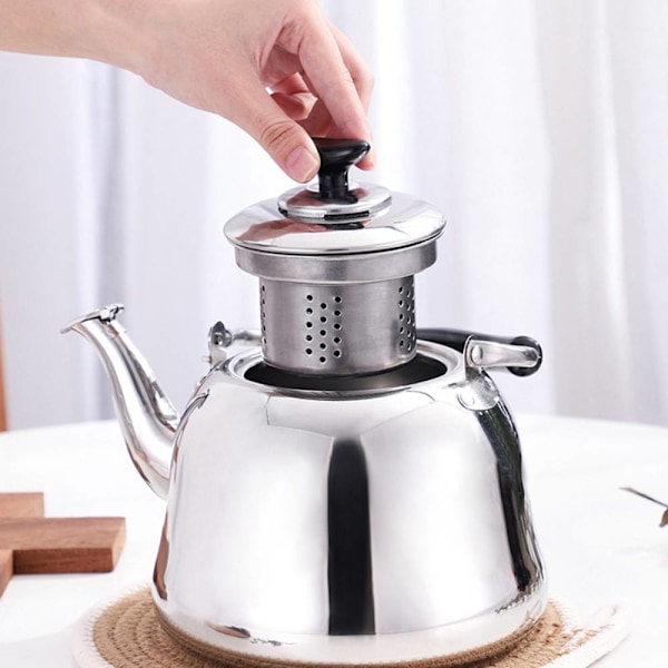 Vihlova vesikattila ruostumattomasta teräksestä, paksuuntunut, ei-magneettinen Hopea Silver 2L