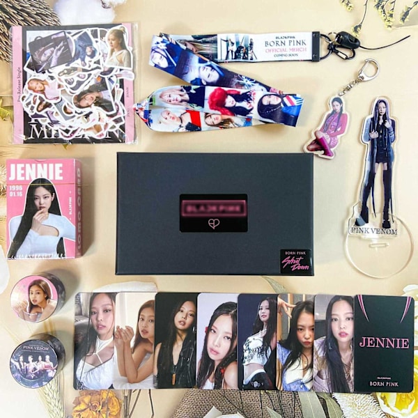 Svartrosa gaveeske Jisoo Rose personlig perifer kort klistremerke Liten kort drakt Nøkkelring Jisoo Gift Box
