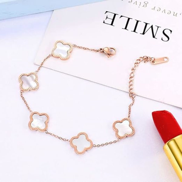 Trendigt fyrklöverset, dam titanstål halsband örhängen set läckert emaljset (vitt)
