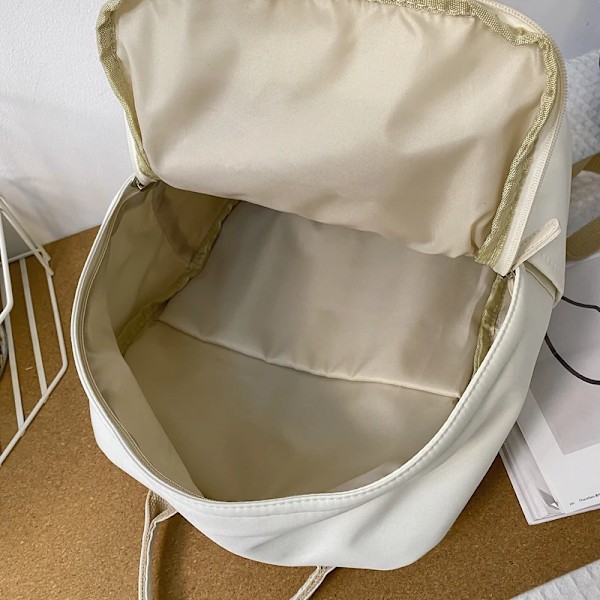 Liike- ja koulukäyttöön sopiva vedenkestävä reppu khaki