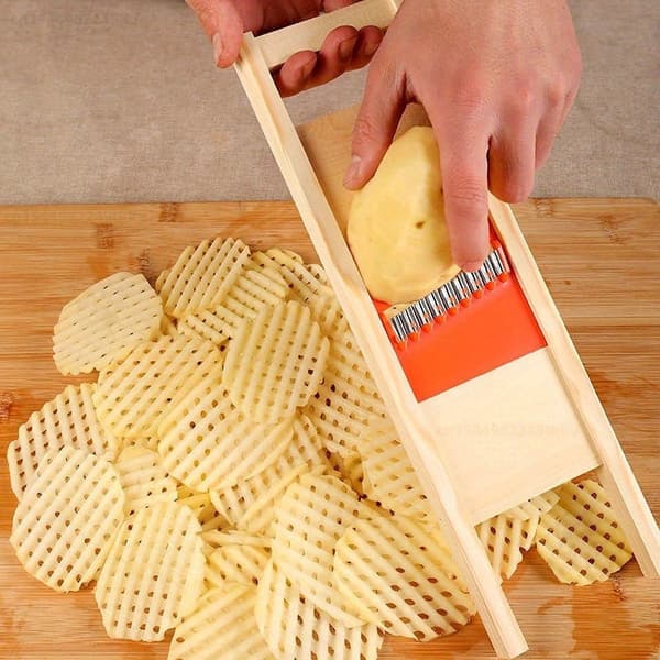 Manual Wavy Potato and Vegetable Cutter with Flower Design, Durable Plastic Kitchen Gadget-FA-