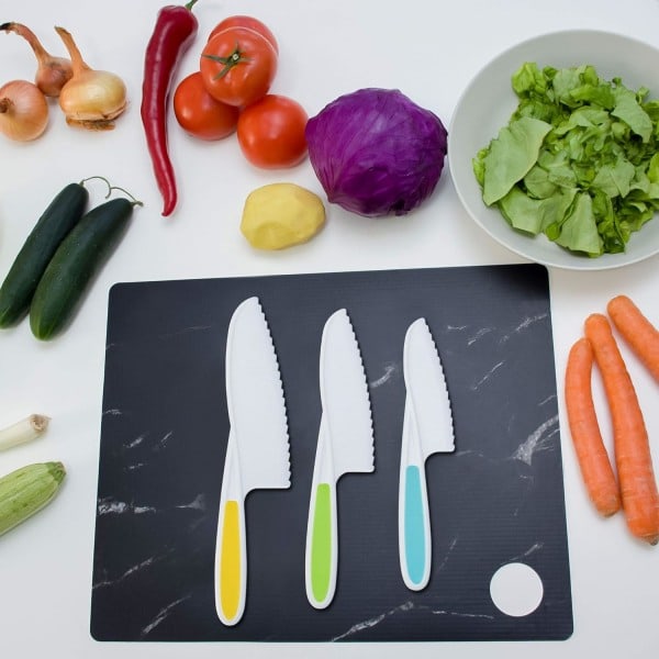 Børnesikre knive til at skære frugt, salat og brød - børn