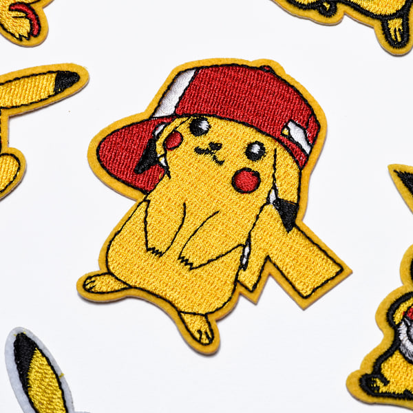 25 tegnede Pikachu-lapper, broderte applikasjonsklistremerker sylapper og merker stoffreparasjonslapper for barneklær jeans jakker sko ryggsekker t-skjorter