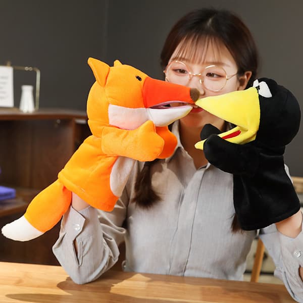 A five-finger puppet, a crow hand puppet with a movable mouth, a p-FA-