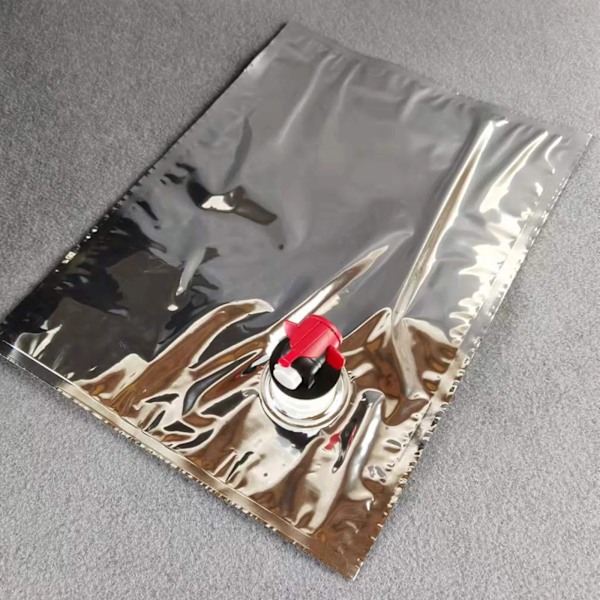 Suurikapasiteettinen yleinen vesipussi, tuoreenpidon kannettava punaviinipussi, tyhjiötiivistetty alumiinipinnoitettu perhosventtiili bag-in-box 5L-2PCS