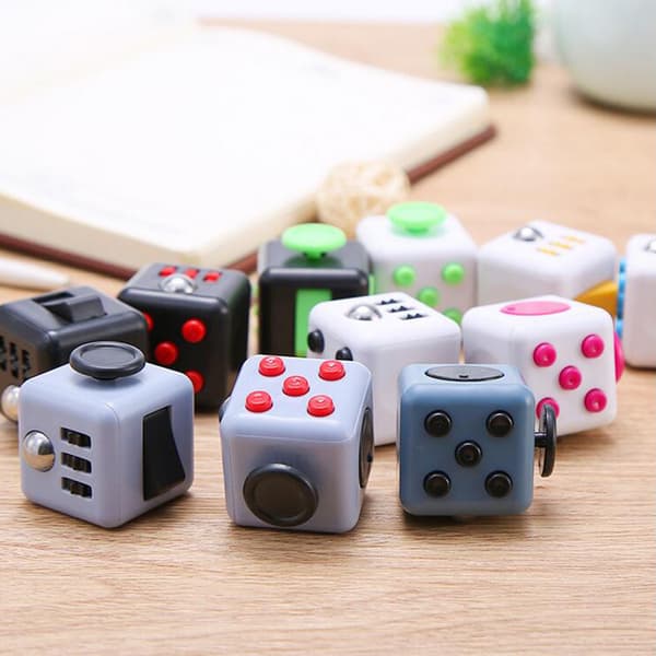 6-pak Anti-stress Fidget Cube Legetøj til Børn og Voksne-FA-