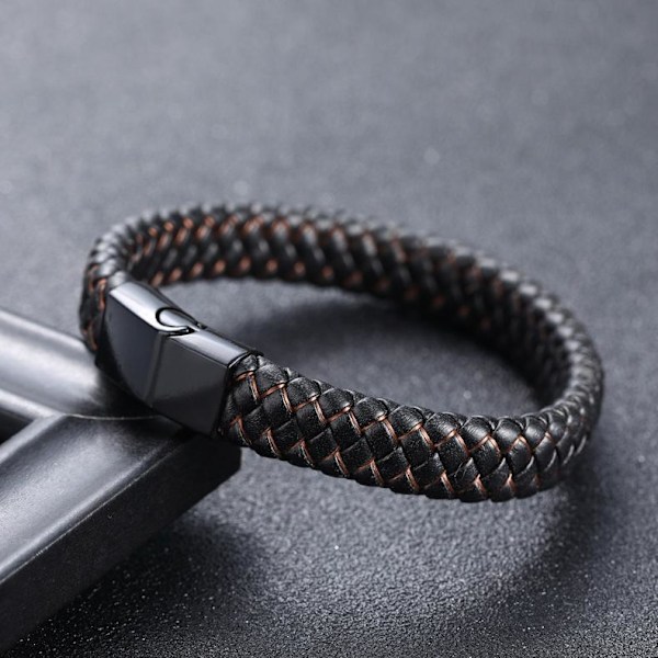 Svart armbånd i ekte lær med innflettede fargede tråder og magn Black black Black and brown
