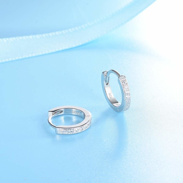 Sterling silver hoop-örhängen med AAA cubic zirconia, diameter 13mm Små sov-hoop-örhängen