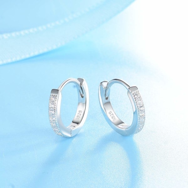 Sterling silver hoop-örhängen med AAA cubic zirconia, diameter 13mm Små sov-hoop-örhängen