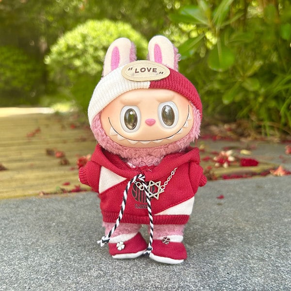 Rött och vitt hårband coolt fyrdelat set, (endast kläder) 17 cm hänge blind box macaron Labubu Labubu Time to chill dockkläder