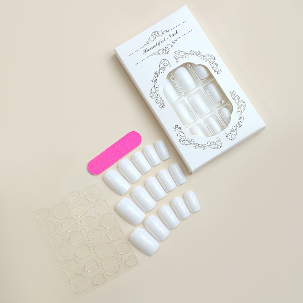 Nya enfärgade bärbara nagelstickers rektangulära vita avtagbara nagelstickers färdiga nagelbitar