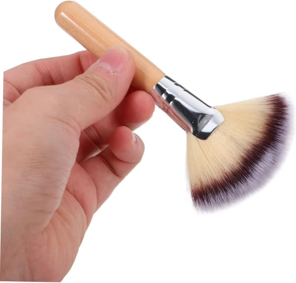4-delt ansigtsmakeupbørstesæt, highlighterbørster, blødt materiale, velegnet til highlighter og løs pudder.