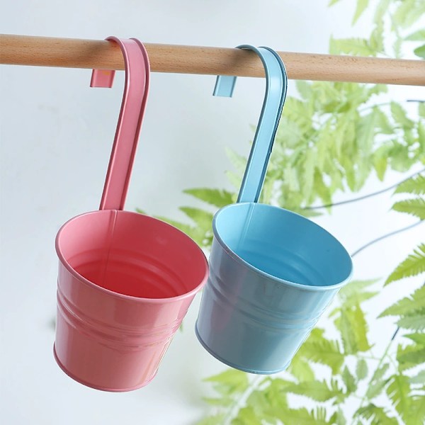 Yleiset rautaiset riippukukat, puutarha-kukkaruukut, parvekkeen sisustus, vedenpoistoreikillä ja irrotettavilla koukuilla (16cm)