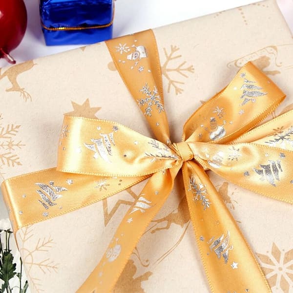 5 ark kraftpapper för julklappsinslagning med snögubbe- och snöflingemönster