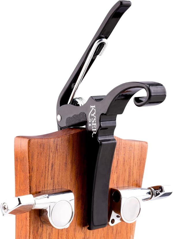 Capo til 6-strenget akustisk guitar, sort