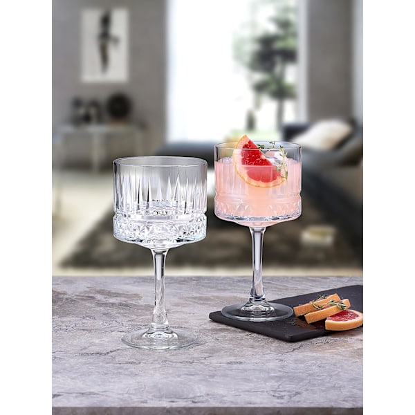 Kristallglas för cocktails och drycker Elegant glasset