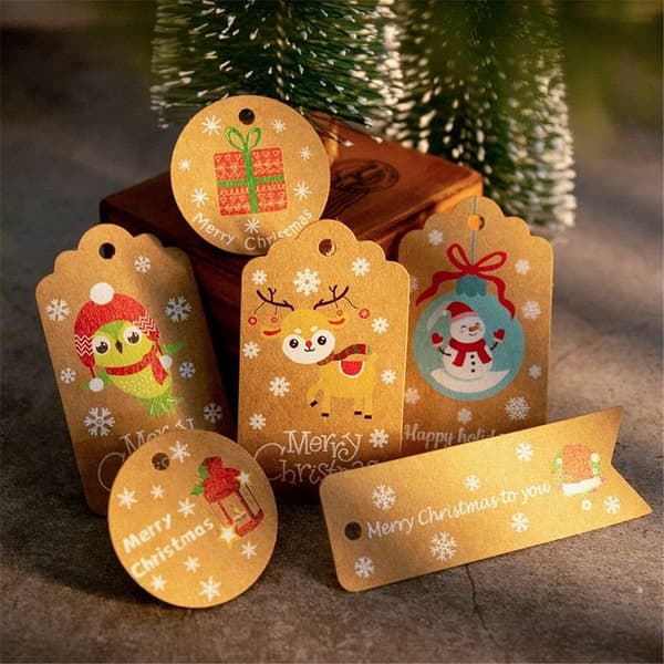 100 st. julklappsetiketter i kraftpapper med snöre